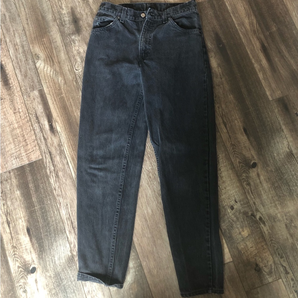 Vintage Levi 550s Fits more like a 28/29 waist